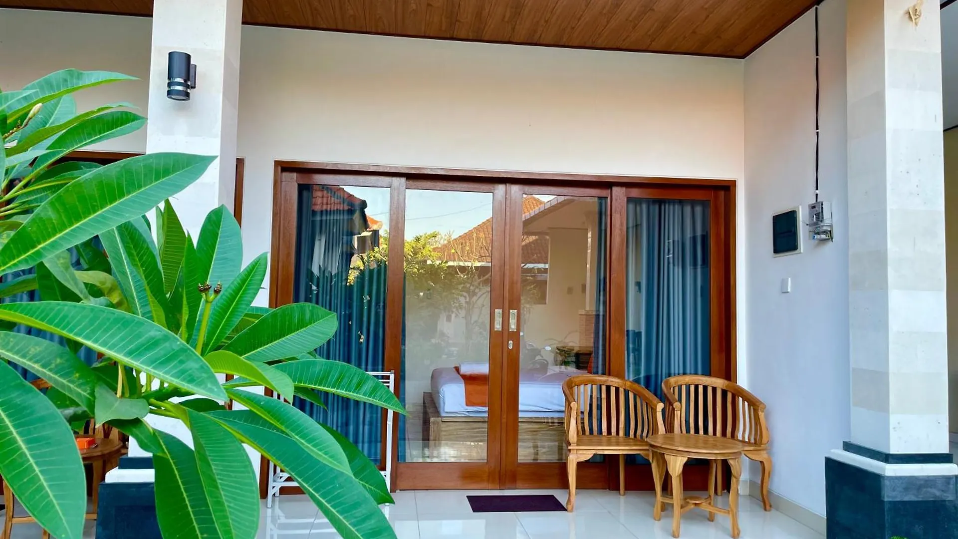 Santika Home Stay Canggu  Canggu (Bali)
